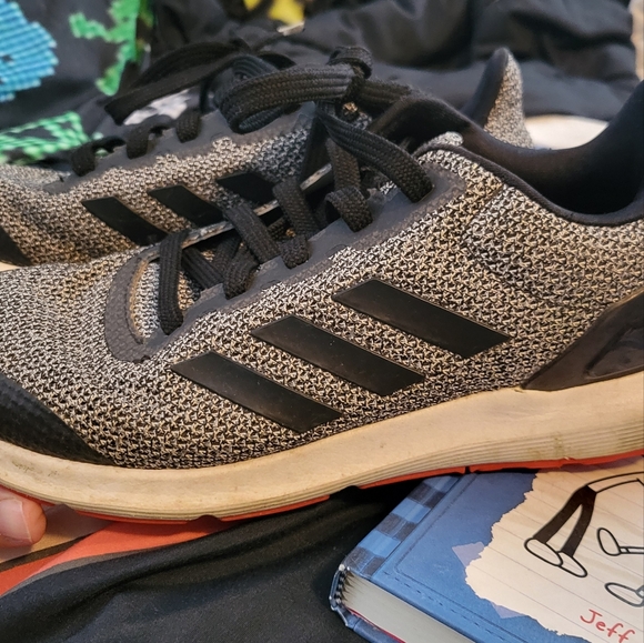 Adidas shoes big kid size 6 - Picture 1 of 4